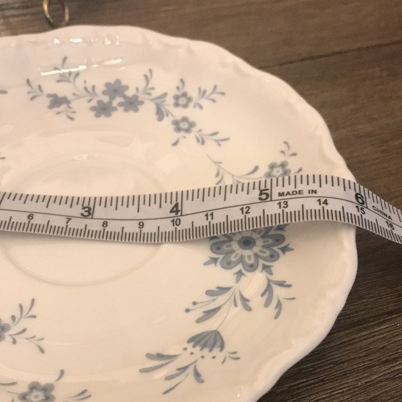 Seltmann Weiden Christina porcelain white and blue cup and saucer set of 4 GUC - Picture 5 of 7